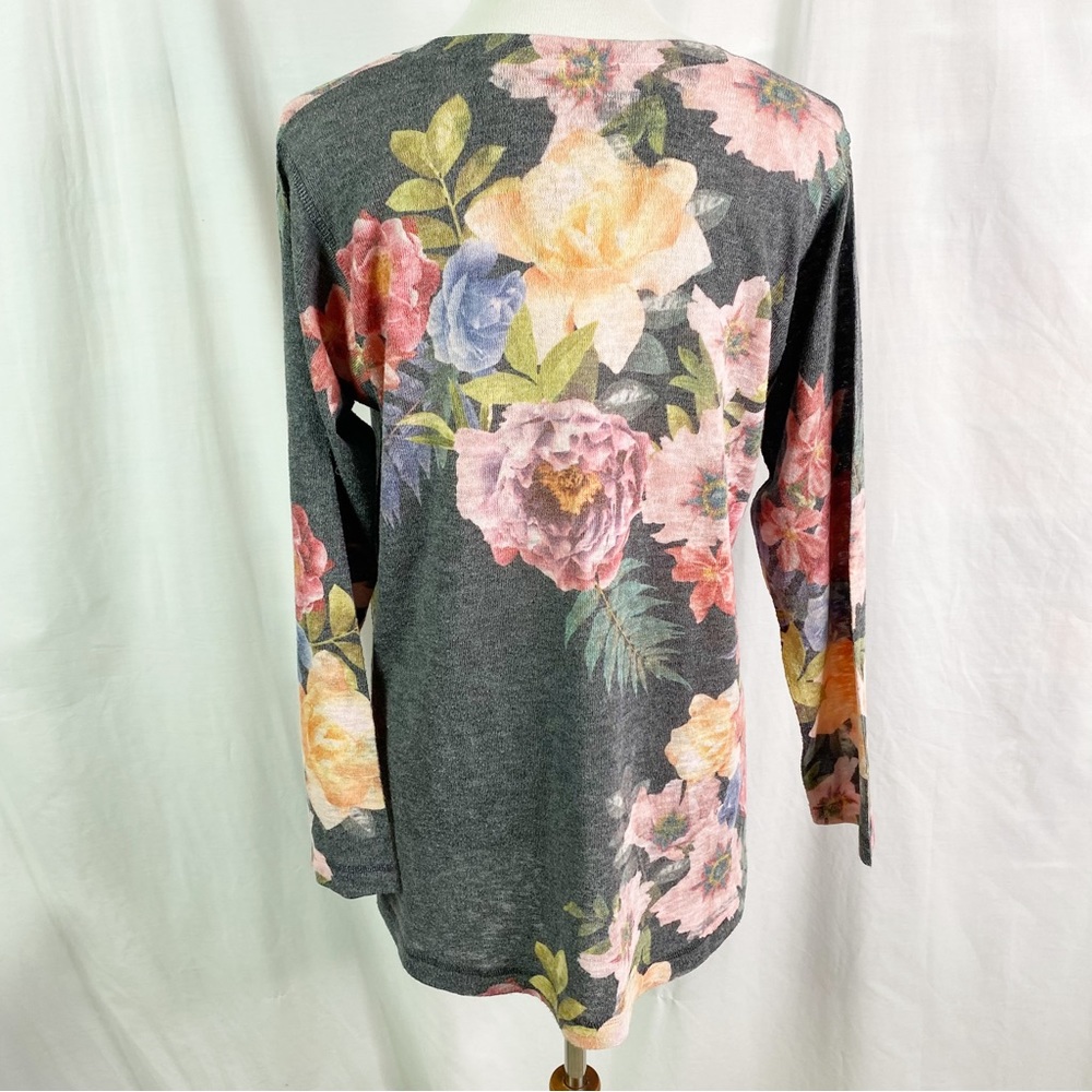 Soft Surroundings Midnight Blooms Pink Floral Gray V
Neck Sweater Lg - Picture 4 of 6